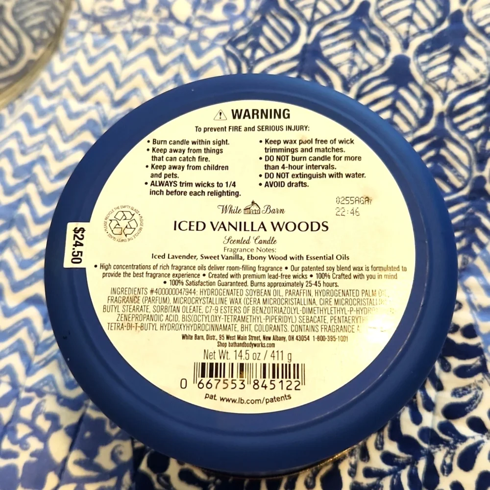 White Barn Scented Candle - Picture 4 of 6